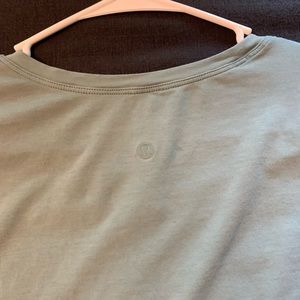 Lululemon On The Move cropped tee size 8